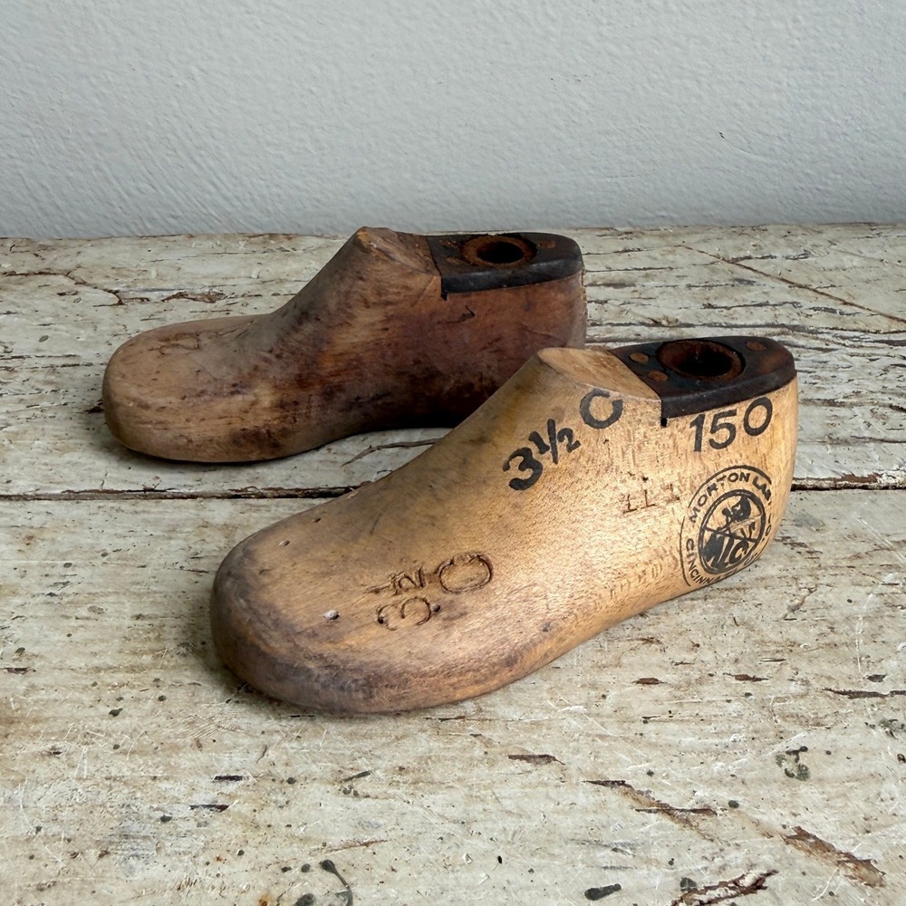 Antique Morton Last Co Cincinnati Wooden Baby Shoe Lasts Pair 3.5 C Industrial